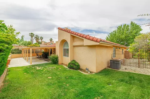 Exterior - 5340 Gardendale Ln, Palmdale, CA 93551 photo 11 of 22