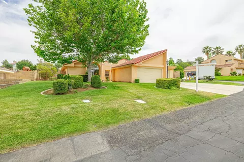 Exterior - 5340 Gardendale Ln, Palmdale, CA 93551 photo 4 of 22