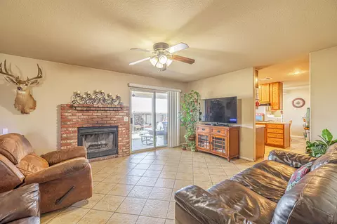 Living - 50314 255th St W, Lancaster, CA 93536 photo 3 of 5