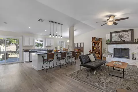 22150 Buena Vista St, Tehachapi, CA 93561 photo 6