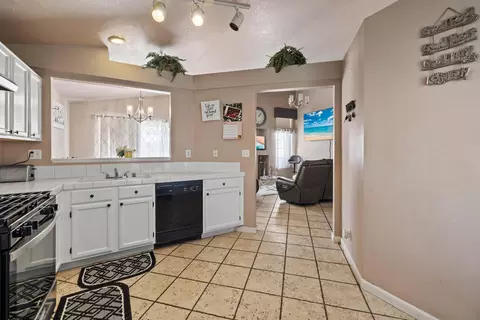 36903 Firethorn St, Palmdale, CA 93550 photo 12