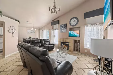 36903 Firethorn St, Palmdale, CA 93550 photo 5