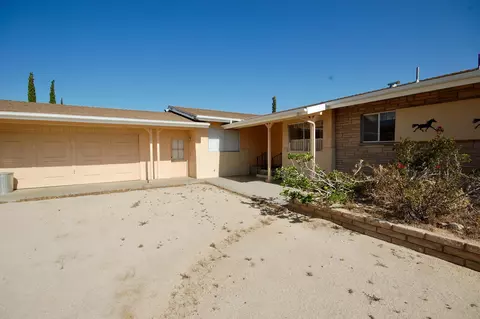 9305 Avenue Y8 E, Juniper Hills, CA 93543