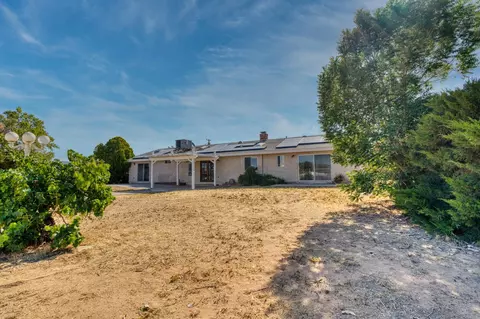 Exterior - 43320 41st St W, Lancaster, CA 93536 photo 5 of 7