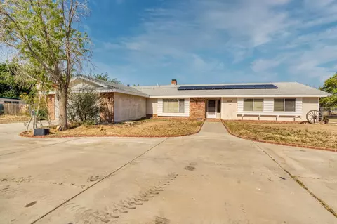 Exterior - 43320 41st St W, Lancaster, CA 93536 photo 2 of 7