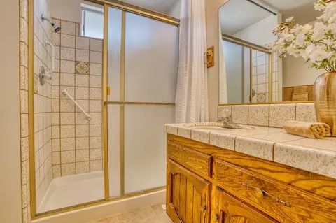 Bath - 43320 41st St W, Lancaster, CA 93536 photo 1 of 4