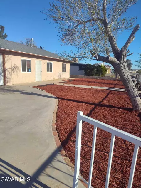 8651 S Loop Boulevard Blvd S, California City, CA 93505