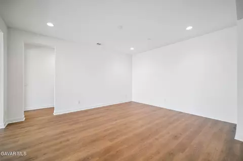 Living - 39635 Nicholas Ct, Palmdale, CA 93551 photo 10 of 10