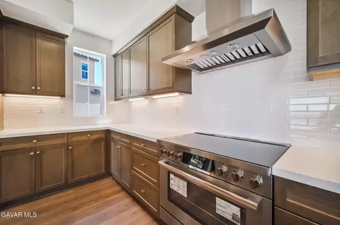 Kitchen - 39635 Nicholas Ct, Palmdale, CA 93551 photo 6 of 6