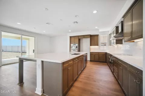 Kitchen - 39635 Nicholas Ct, Palmdale, CA 93551 photo 3 of 6