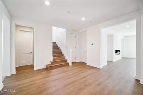 Entry Way - 39635 Nicholas Ct, Palmdale, CA 93551 photo 3 of 14