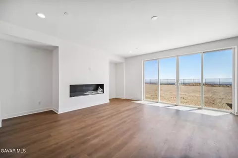 Living - 39635 Nicholas Ct, Palmdale, CA 93551 photo 6 of 10