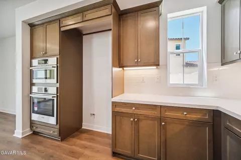 Kitchen - 39635 Nicholas Ct, Palmdale, CA 93551 photo 5 of 6