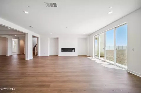 Living - 39635 Nicholas Ct, Palmdale, CA 93551 photo 5 of 10