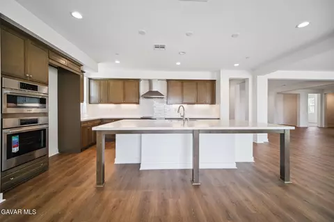 Kitchen - 39635 Nicholas Ct, Palmdale, CA 93551 photo 1 of 6
