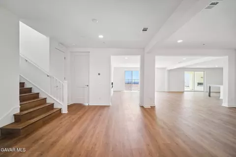 Living - 39635 Nicholas Ct, Palmdale, CA 93551 photo 9 of 10
