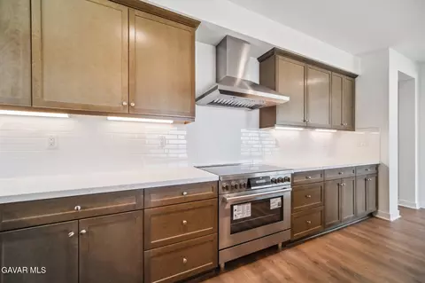 Kitchen - 39635 Nicholas Ct, Palmdale, CA 93551 photo 4 of 6