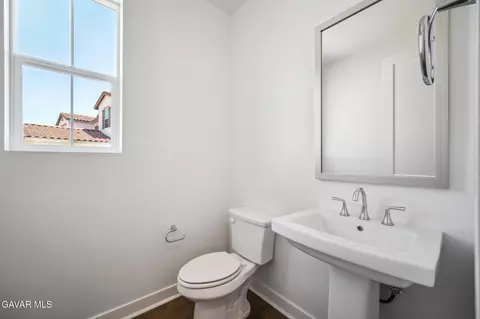 Entry Way - 39635 Nicholas Ct, Palmdale, CA 93551 photo 5 of 14