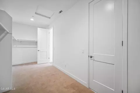 Entry Way - 39635 Nicholas Ct, Palmdale, CA 93551 photo 12 of 14