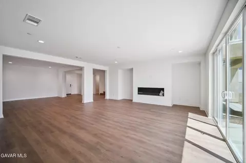 Living - 39635 Nicholas Ct, Palmdale, CA 93551 photo 3 of 10