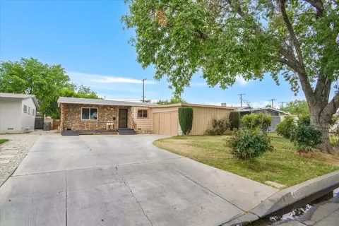 Exterior - 44037 Heaton Ave, Lancaster, CA 93534 photo 1 of 3