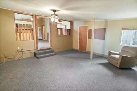 Living - 44037 Heaton Ave, Lancaster, CA 93534 photo 4 of 4