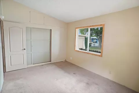 Bedroom - 44037 Heaton Ave, Lancaster, CA 93534 photo 2 of 3