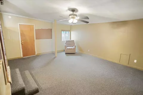 Living - 44037 Heaton Ave, Lancaster, CA 93534 photo 3 of 4