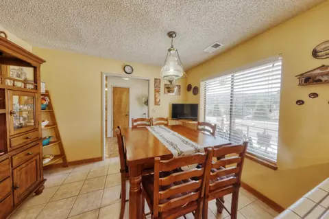 Dining - 29948 Greenwater Dr, Tehachapi, CA 93561 photo 2 of 4