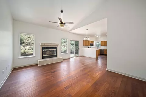 24481 Jacaranda Dr, Tehachapi, CA 93561 photo 7