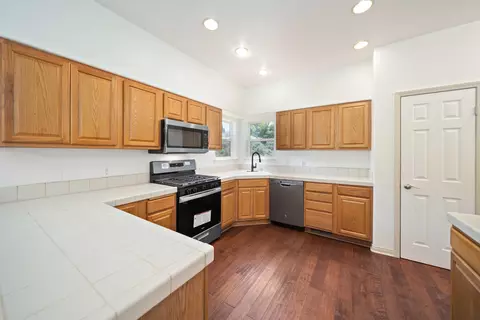 24481 Jacaranda Dr, Tehachapi, CA 93561 photo 12