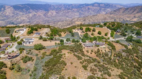 24481 Jacaranda Dr, Tehachapi, CA 93561 photo 34