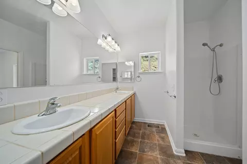 24481 Jacaranda Dr, Tehachapi, CA 93561 photo 21