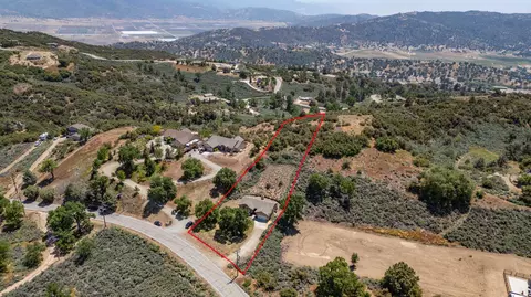 24481 Jacaranda Dr, Tehachapi, CA 93561 photo 31