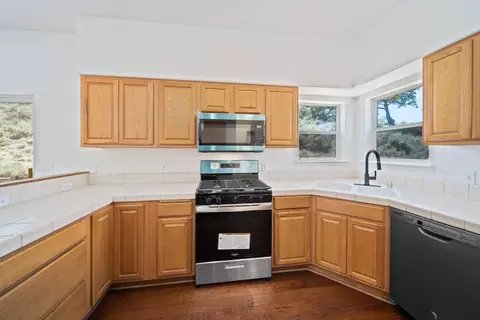 24481 Jacaranda Dr, Tehachapi, CA 93561 photo 13