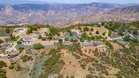 24481 Jacaranda Dr, Tehachapi, CA 93561 photo 33