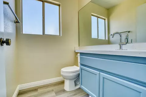 Bath - 44031 Mallow Ct, Lancaster, CA 93535 photo 2 of 3