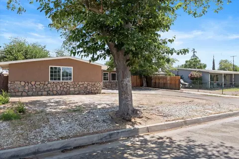 Exterior - 2152 Q5 E, Palmdale, CA 93550 photo 3 of 6
