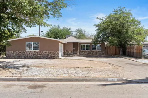 Exterior - 2152 Q5 E, Palmdale, CA 93550 photo 2 of 6