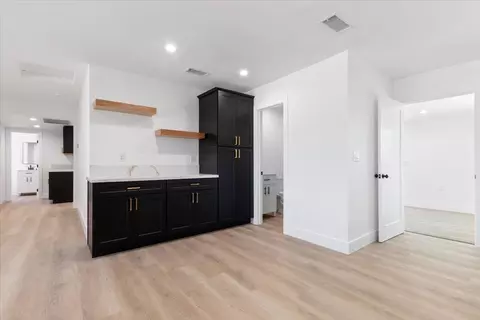 Entry Way - 2152 Q5 E, Palmdale, CA 93550 photo 2 of 3