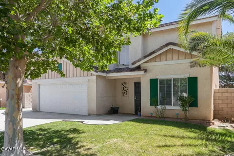 Exterior - 45704 Barham Ave, Lancaster, CA 93534 photo 2 of 4