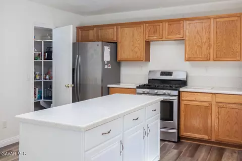 Kitchen - 45704 Barham Ave, Lancaster, CA 93534 photo 2 of 2