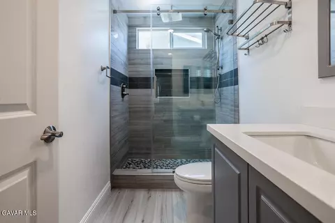 Bath - 45704 Barham Ave, Lancaster, CA 93534 photo 3 of 3