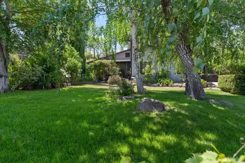 Exterior - 22428 Highline Rd, Tehachapi, CA 93561 photo 3 of 14