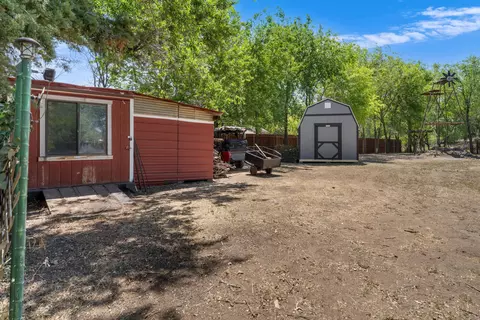 Exterior - 22428 Highline Rd, Tehachapi, CA 93561 photo 9 of 14