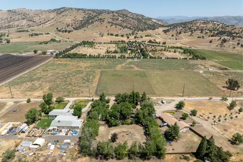 View/Area - 22428 Highline Rd, Tehachapi, CA 93561 photo 5 of 6