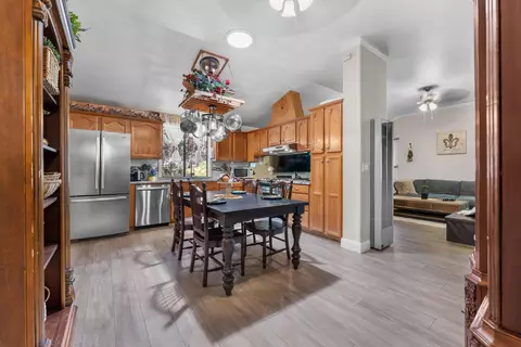 Kitchen - 22428 Highline Rd, Tehachapi, CA 93561 photo 2 of 3