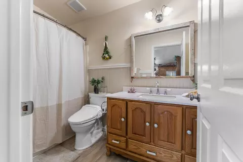 Bath - 22428 Highline Rd, Tehachapi, CA 93561 photo 1 of 2