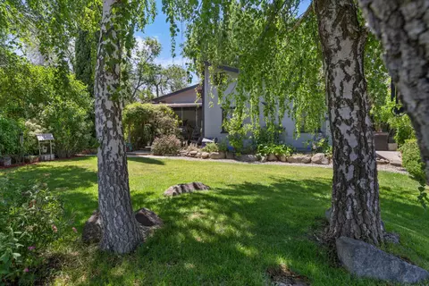 Exterior - 22428 Highline Rd, Tehachapi, CA 93561 photo 13 of 14