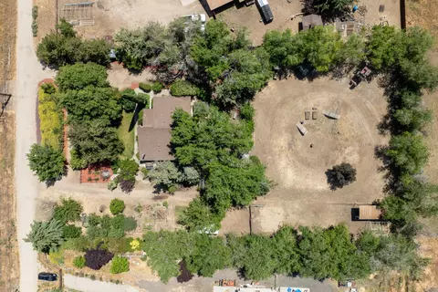 View/Area - 22428 Highline Rd, Tehachapi, CA 93561 photo 6 of 6